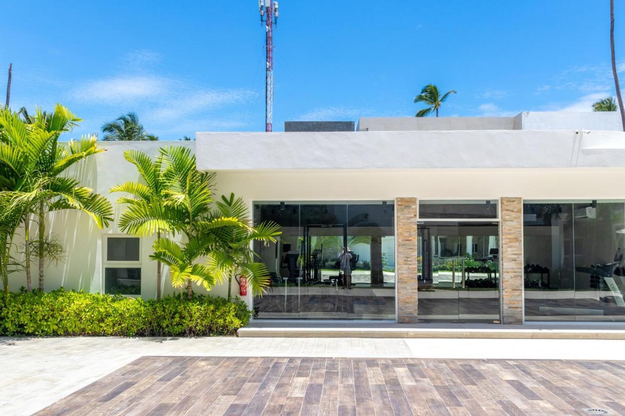 Family Getaway Apartment - Right On The Beach Punta Cana Exterior photo